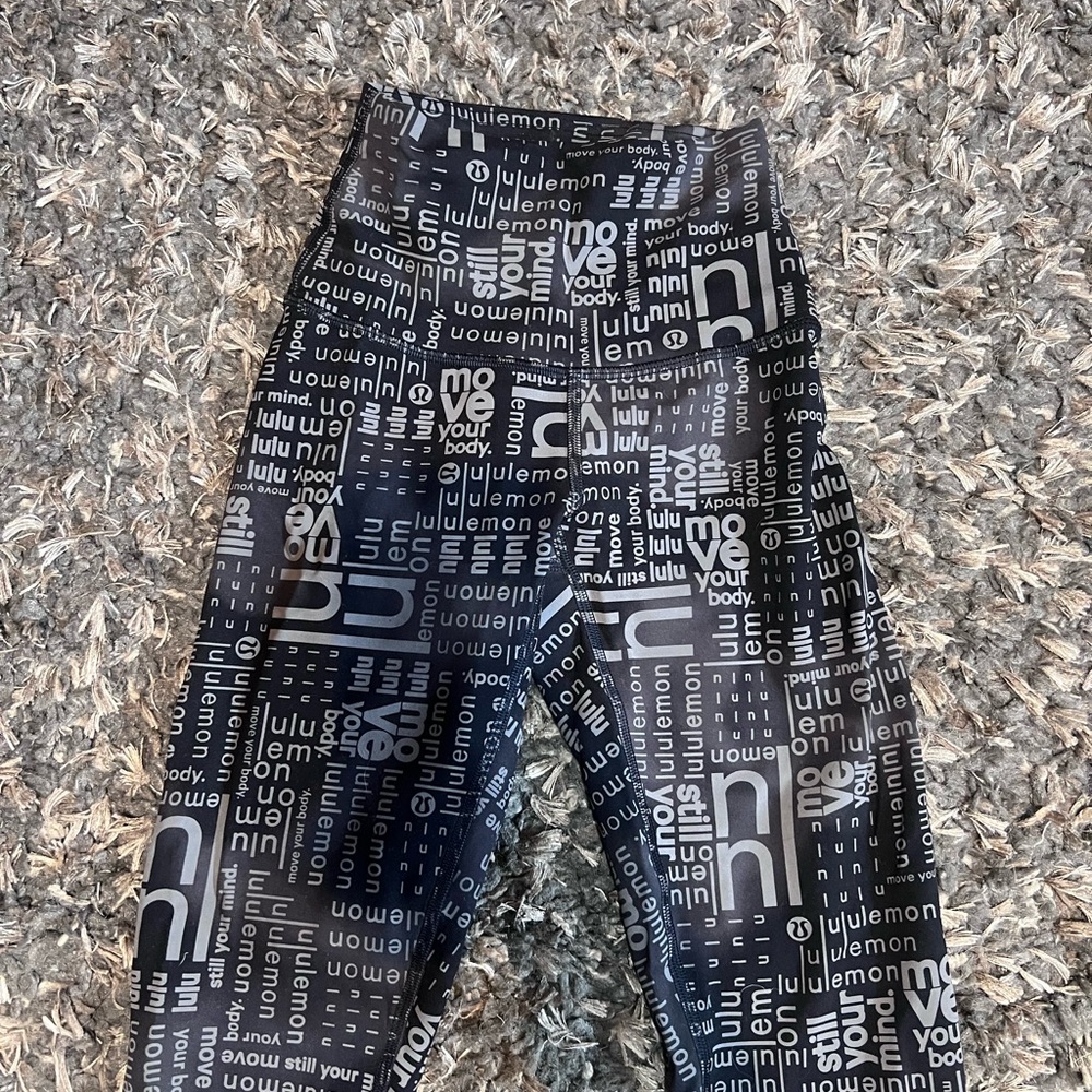 LULULEMON Leggings - Picture 3 of 8